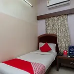 Oyo 8410 Rajeswari Tower