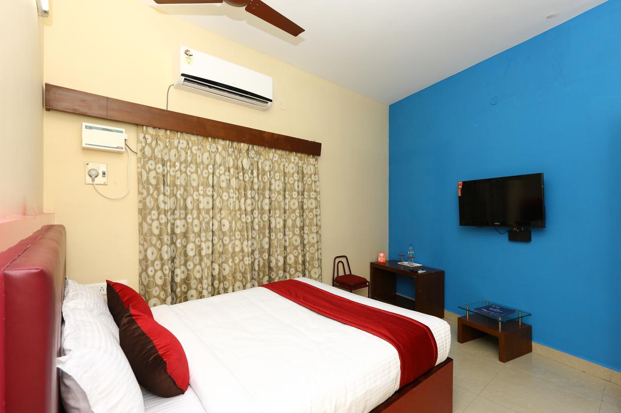 Oyo 8410 Rajeswari Tower 3*