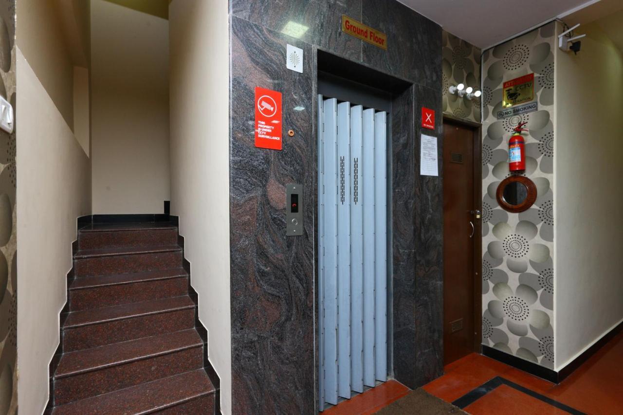 Oyo 8410 Rajeswari Tower